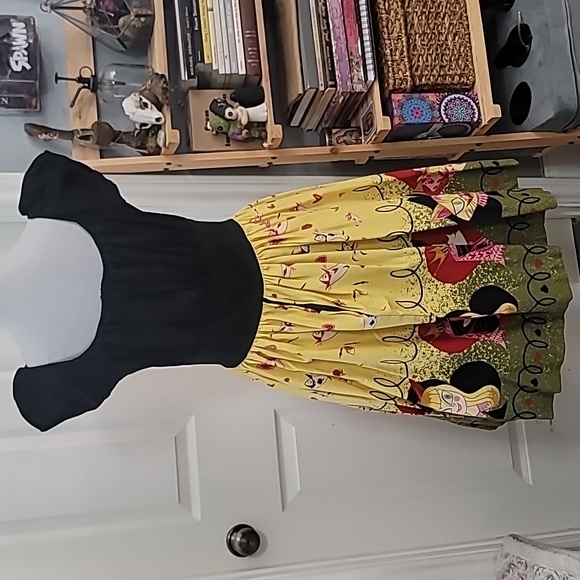 PUG Alice in Wonderland print yellow and black peasant top dress XL - Picture 4 of 6